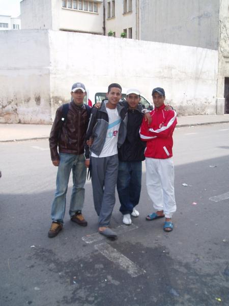 mwa salah ziko et sat cher + son nom walah...